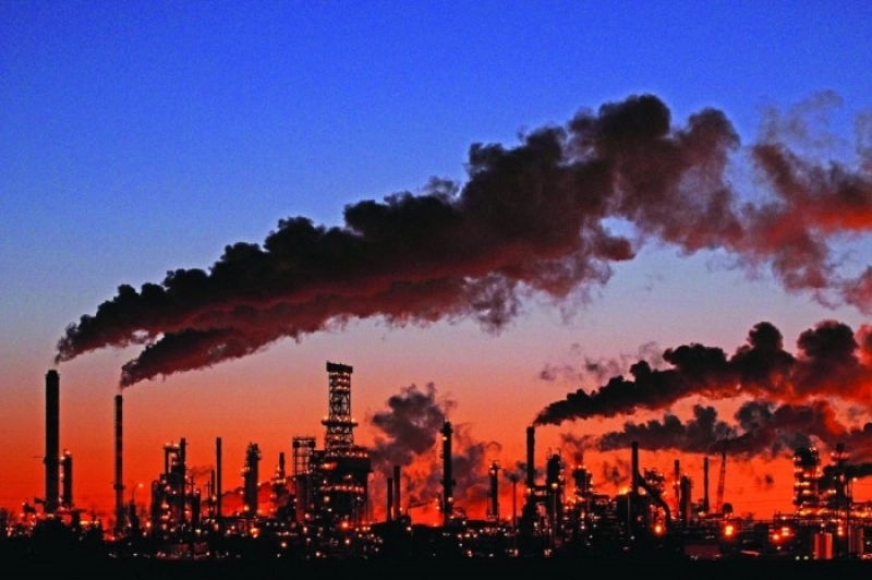 Factura de aproape 5 trilioane de euro: costurile uriașe pe care șase mari poluatori le transferă către societate (activiști)