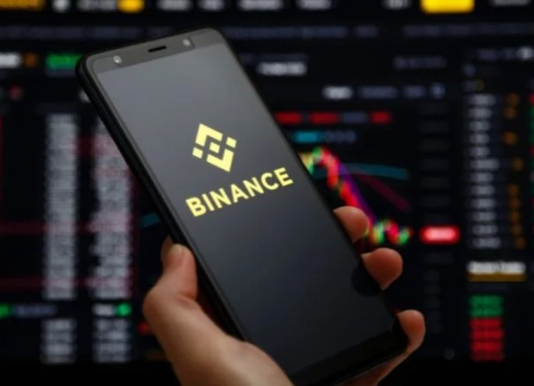 Binance avertizează: "Rămâi vigilent: Atenție la escrocheriile de tip phishing pe WhatsApp"