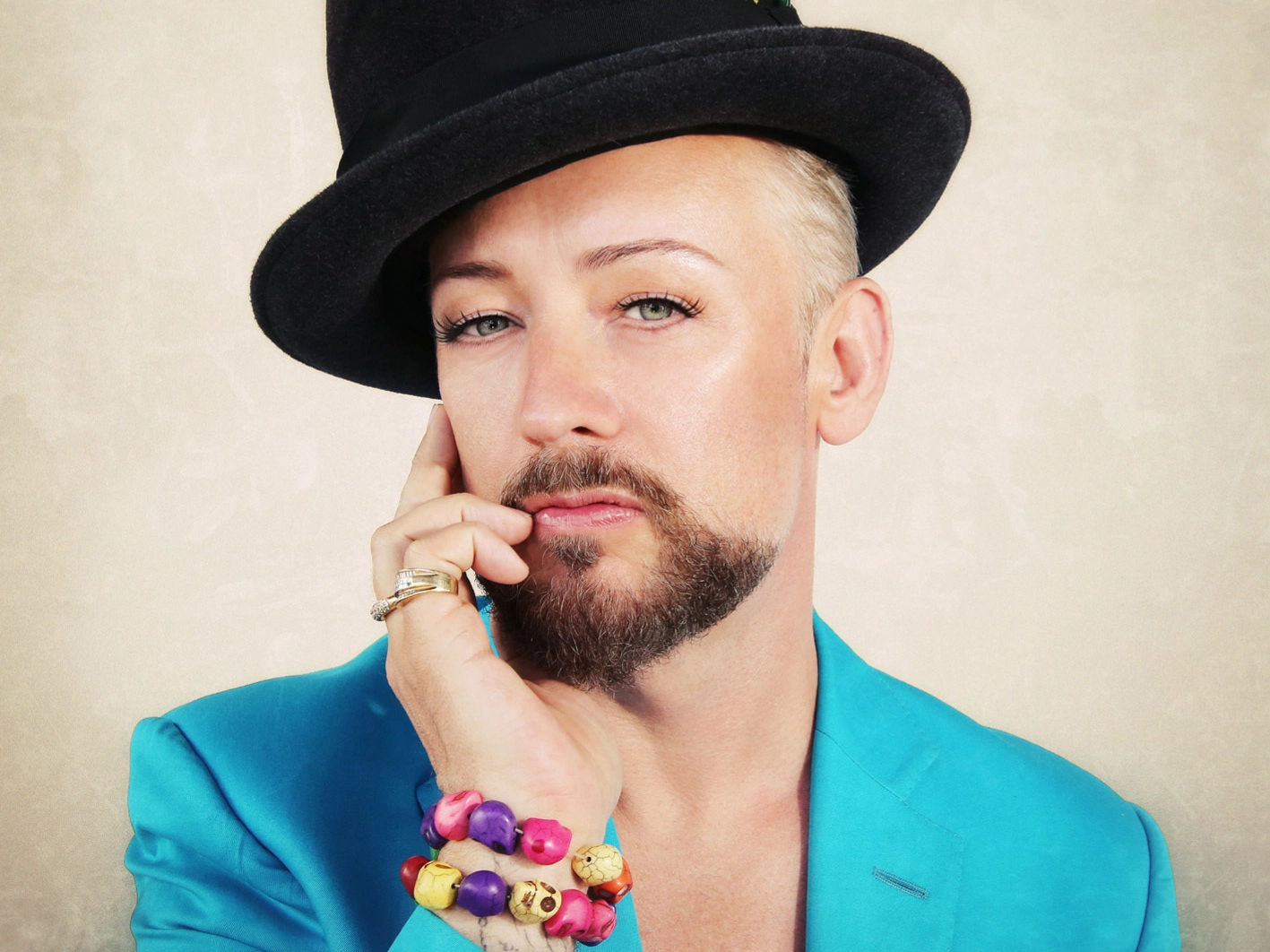 Boy George va urca pe scena Eurovision alături de Senhit, reprezentanta San Marino