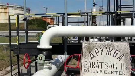 Livrările de petrol prin conducta Drujba, supuse ”şantajului politic” din partea Kievului, susţine premierul slovac