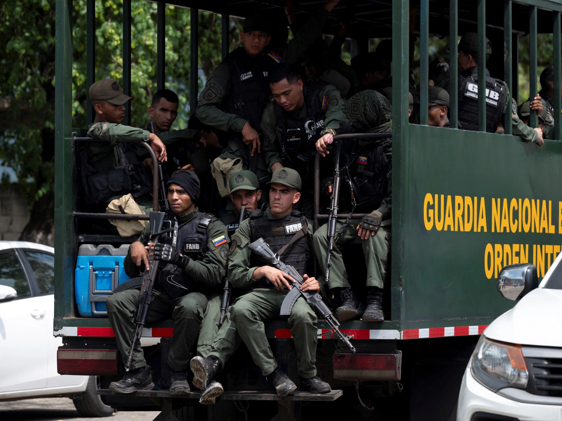 SUA intensifică atacurile împotriva traficanților. Venezuela răspunde cu mobilizare militară la graniță