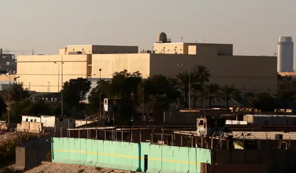 VIDEO Furie la Bagdad: Manifestanți pro-iranieni au forțat perimetrul din jurul ambasadei SUA