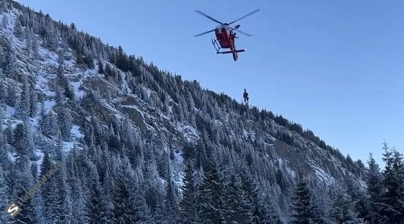 Schiori rătăciți pe munte, salvați de jandarmi. Ceața a îngreunat misiunea