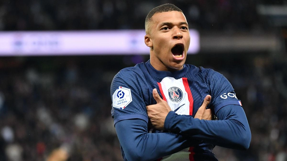 PSG solicită în instanţă suma de 180 milioane euro de la Mbappe