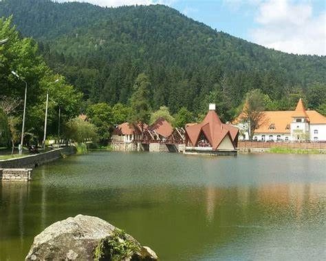 Băile Tuşnad își refac spațiile verzi distruse de furtună. Ungaria oferă cel mai mare ajutor