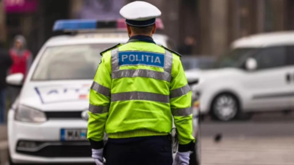 Un nou scandal zguduie Poliția Română: polițist prins că făcea transport ilegal chiar în timpul serviciului și inventa vacanțe | DOCUMENT