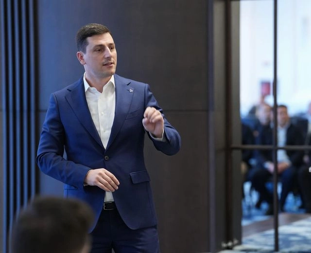 Deputat PNL, atac frontal la PSD: UDMR şi USR au spus că nu vor criză politică şi susţin guvernul Bolojan. PSD a rămas singur şi izolat în tentativele sale de a arunca ţara în criză