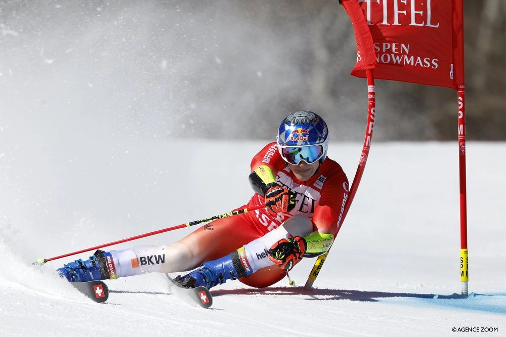 Marco Odermatt a câştigat primul super-G al sezonului