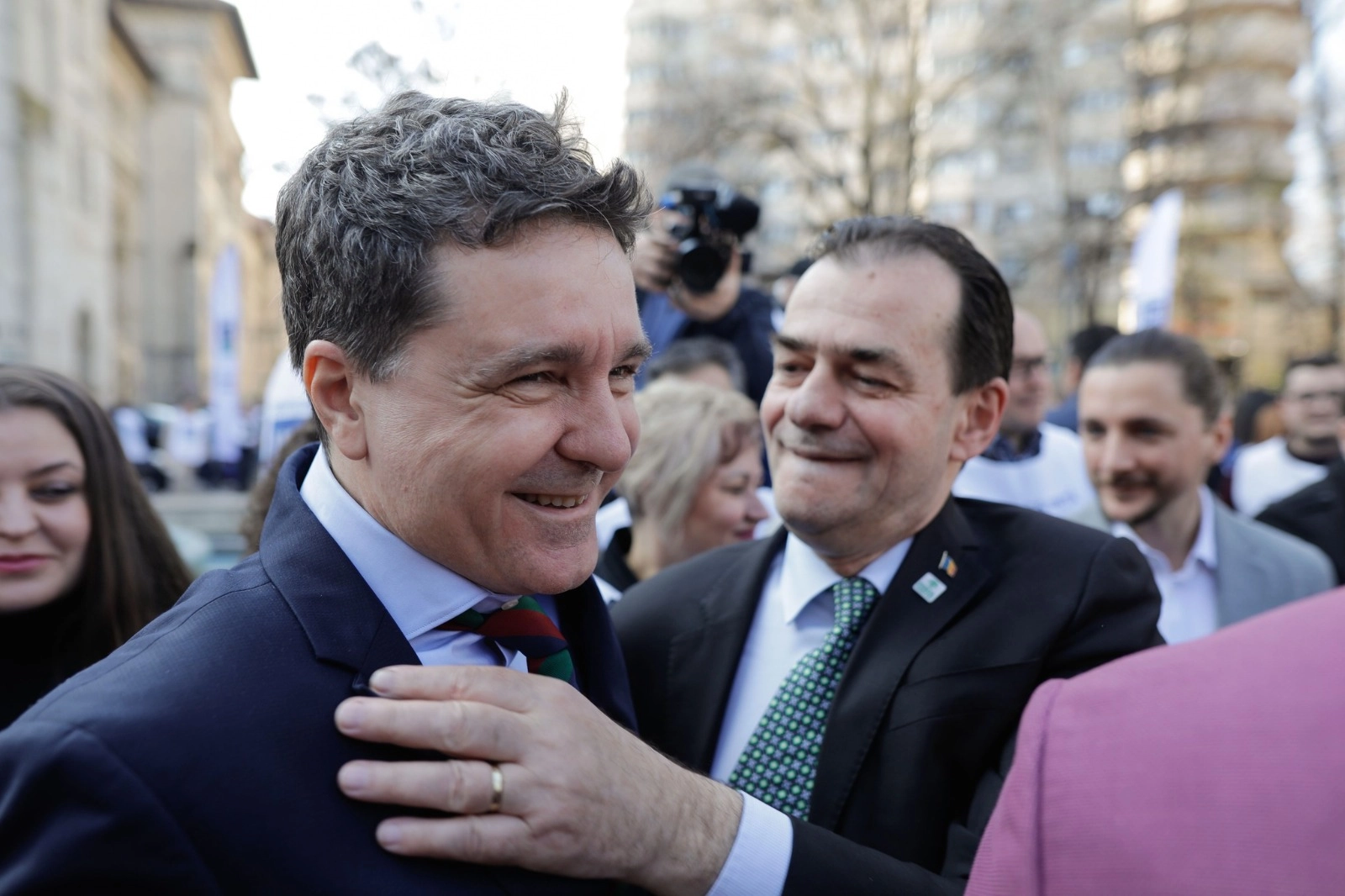 Consilierul lui Nicușor Dan „plânge” de mila lui Bolojan: E lăsat singur când anunță măsuri nepopulare / O guvernare PSD-AUR, un dezastru internațional