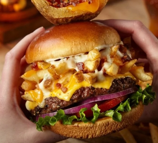 Burgerii de vită înlocuiți cu cei din carne de căprioară pe stadioanele britanice