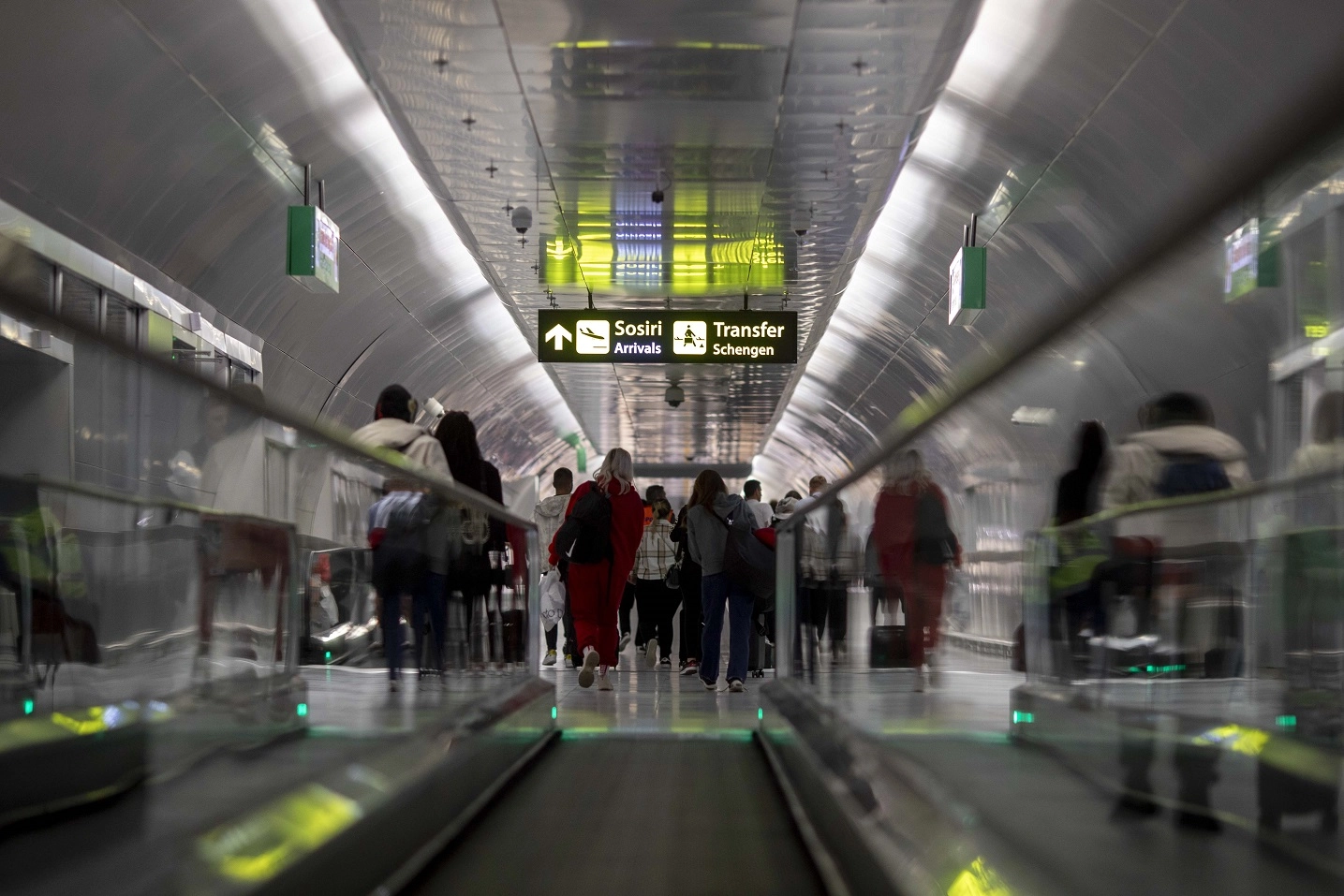 Sri-lankezi prinși cu pașapoartele altor persoane pe Aeroportul Otopeni, la controlul Poliției de Frontieră