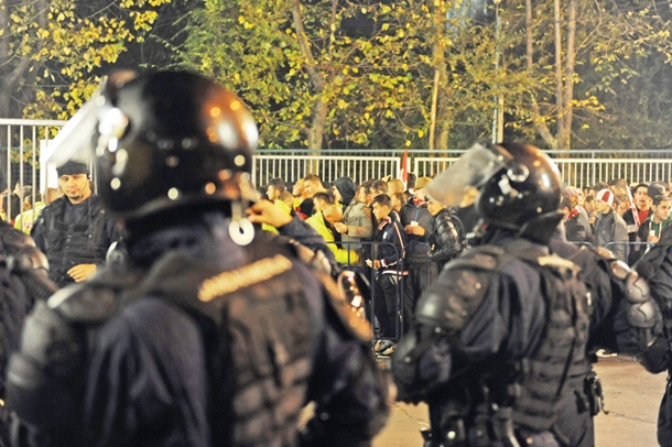 Jandarmii au amendat firma de pază și organizatorii meciului Dinamo București - CSU Craiova