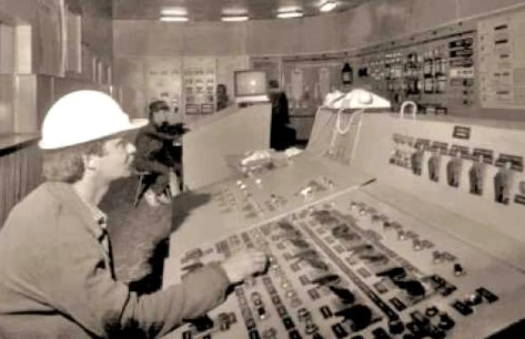 Expoziţia "De la realismul socialist la comunismul naţional" - vernisată pe 12 decembrie, la Palatul Suţu