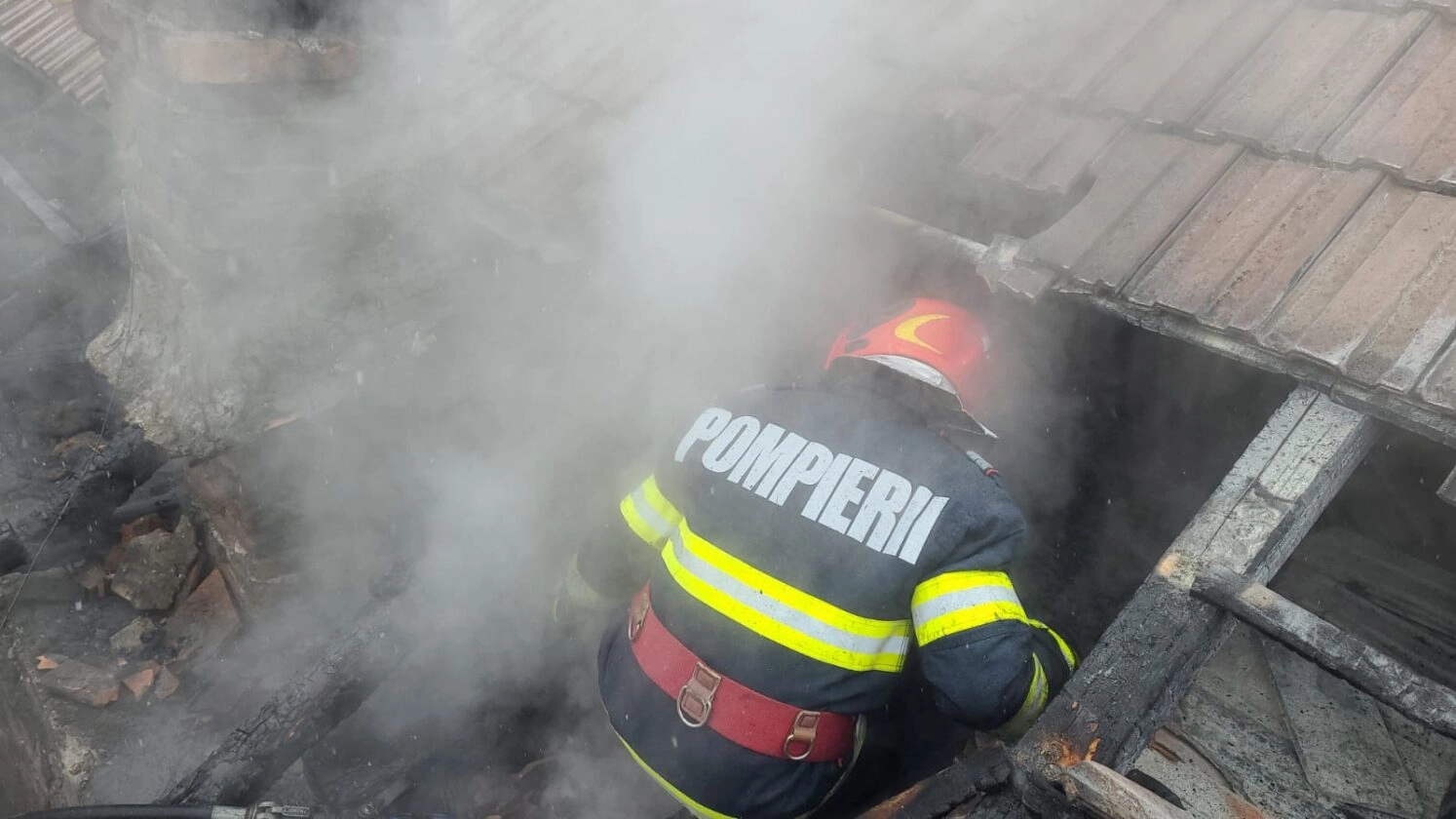 Alertă în spatele gratiilor! Incendiu la Penitenciarul Găești: 200 de persoane au fost evacuate