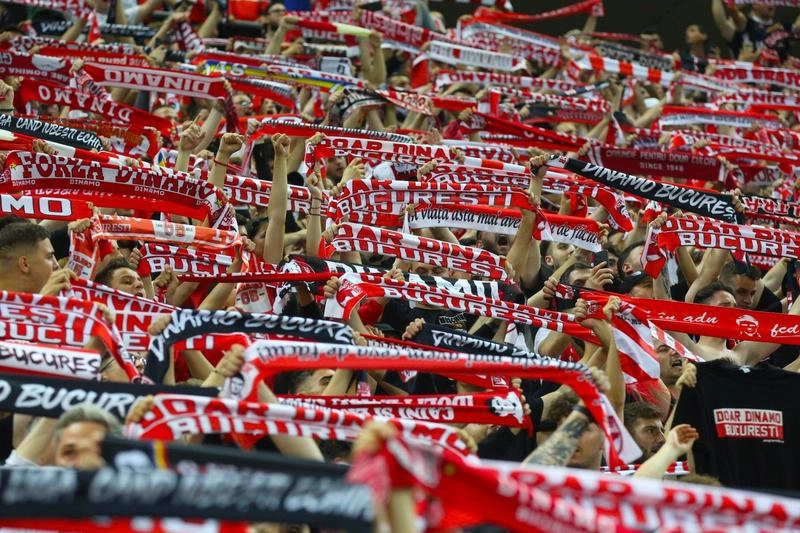 Derby cu restricții în Capitală: Dinamo – Rapid, meci cu 70 de suporteri interziși