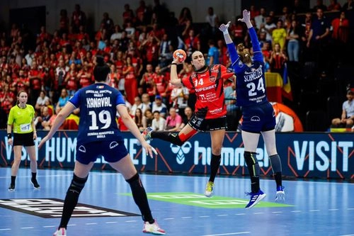 Gloria Bistriţa, victorie cu Corona Braşov în derby-ul etapei a X-a din Liga Naţională