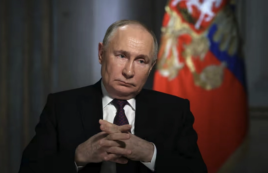 Vladimir Putin simte că i se pregătește ceva și nu mai are încredere în nimeni: A început să-și angajeze doar rude în funcții cheie