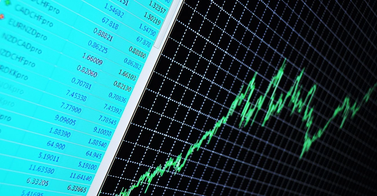 Evoluţii financiar-bancare şi bursiere: Bursa de pe Wall Street a deschis şedinţa de vineri în creştere