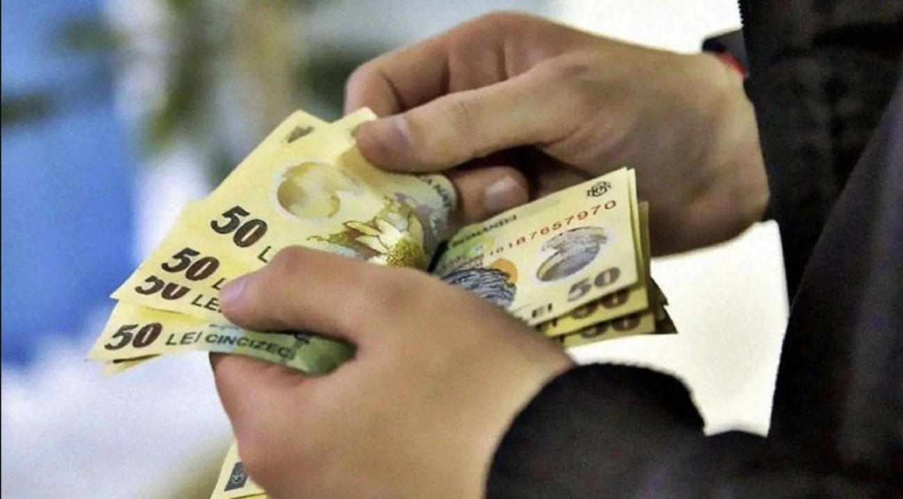 Câștigul salarial mediu net a înregistrat în iulie o ușoară scădere, ajungând la 5.517 lei, comparativ cu luna iunie 2025