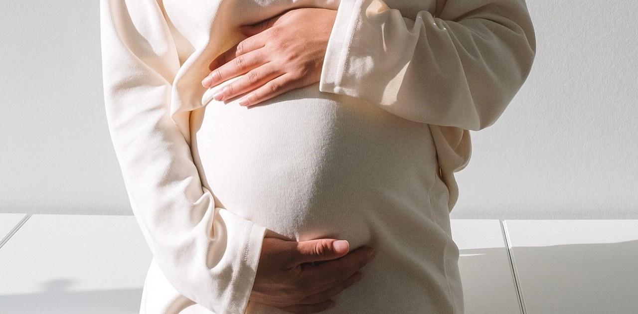 Protest sub geamul lui Ilie Bolojan: S-au tăiat banii pentru fertilizări in vitro
