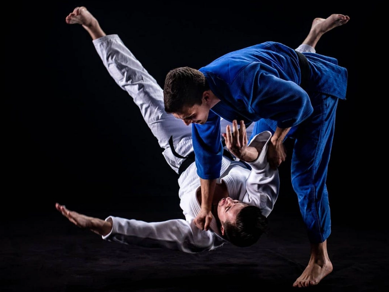 Federaţia ucraineană protestează faţă de reprimirea sportivilor ruşi sub drapel naţional în competiţii