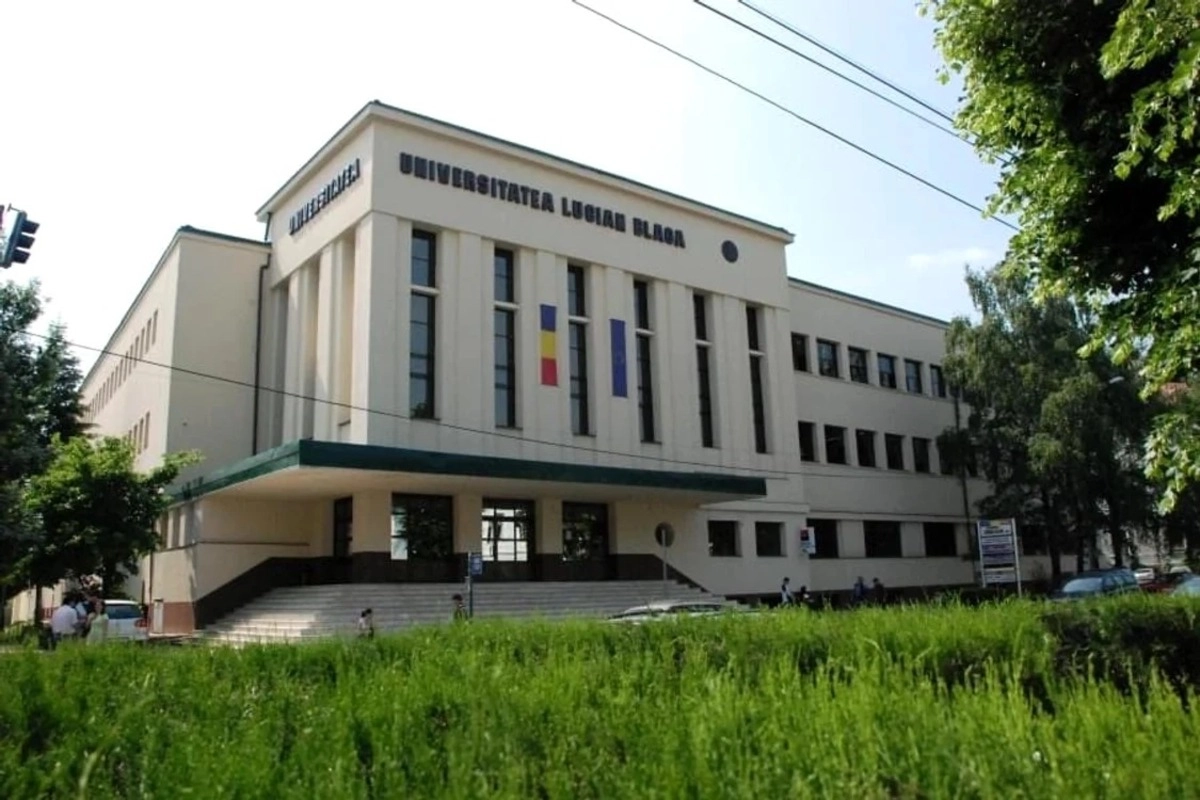 Rectorul ULBS, către studenţi: Lăsaţi Instagramul doar pentru fotografii, citiţi cărţi şi mergeţi la sursă