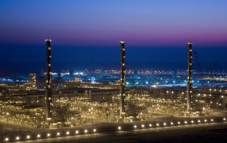 Rafinăria Vega nu este afectată de situaţia de la barajul Paltinu