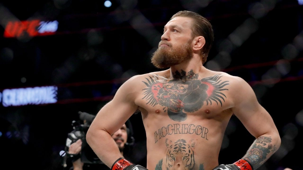 100 cu 100: Conor McGregor vrea bani mulţi şi avantaje pentru familie şi prieteni pentru a participa la evenimentul UFC de la Casa Albă