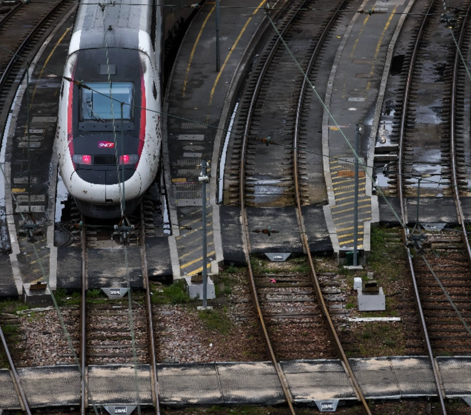 Atentat la bordul unui tren de mare viteză din Germania - Un bărbat a detonat dispozitive explozive înainte de a fi imobilizat