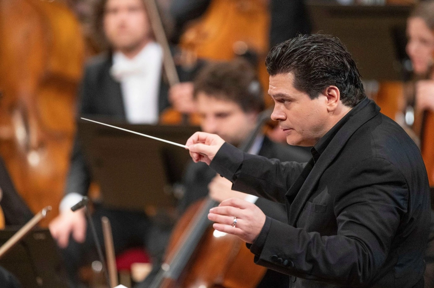 Distincție importantă pentru Cristian Măcelaru: Dirijorul va primi titlul de Cetăţean de Onoare al Bucureştiului