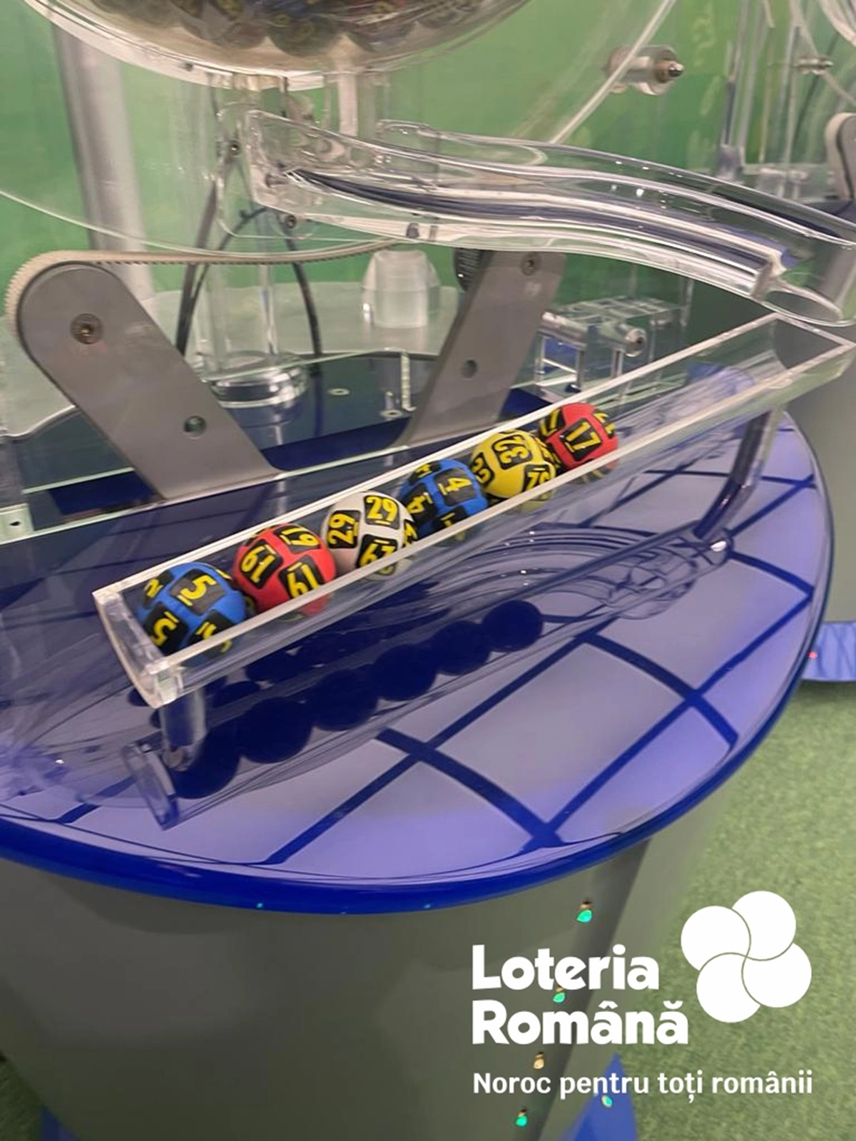 Rezultate LOTO – Joi, 30 octombrie 2025. Numerele extrase la 6/49, Joker, Noroc și celelalte jocuri. Report uriaș de peste 8,7 milioane de euro!