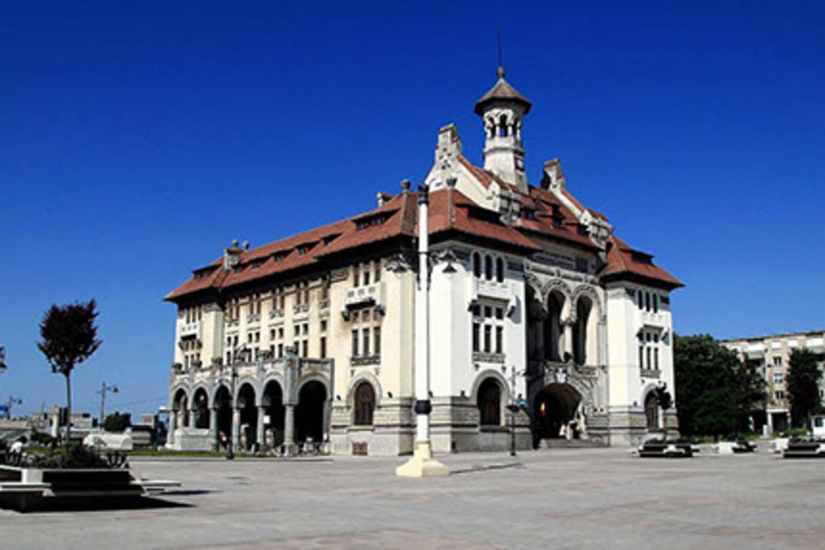 MINA Constanţa expune o sculptură unică: delfin din os, vechi de aproape două milenii