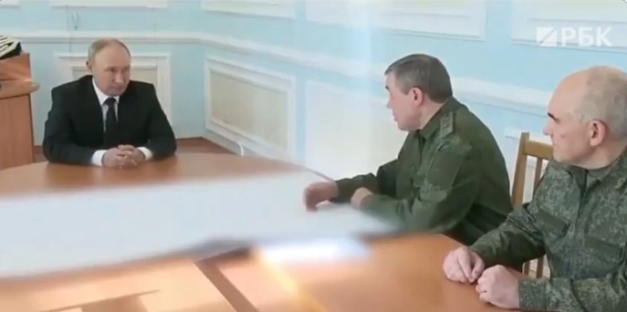 Frontul de est în viziunea lui Gherasimov: "Situaţia din Donbas devine critică pentru forţele armate ale Ucrainei"