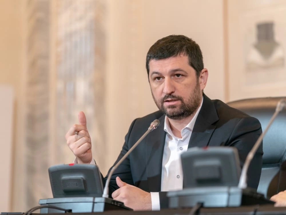Marius Lulea (AUR) îndeamnă românii să iasă în stradă și acuză alegătorii altor partide pentru criza actuală