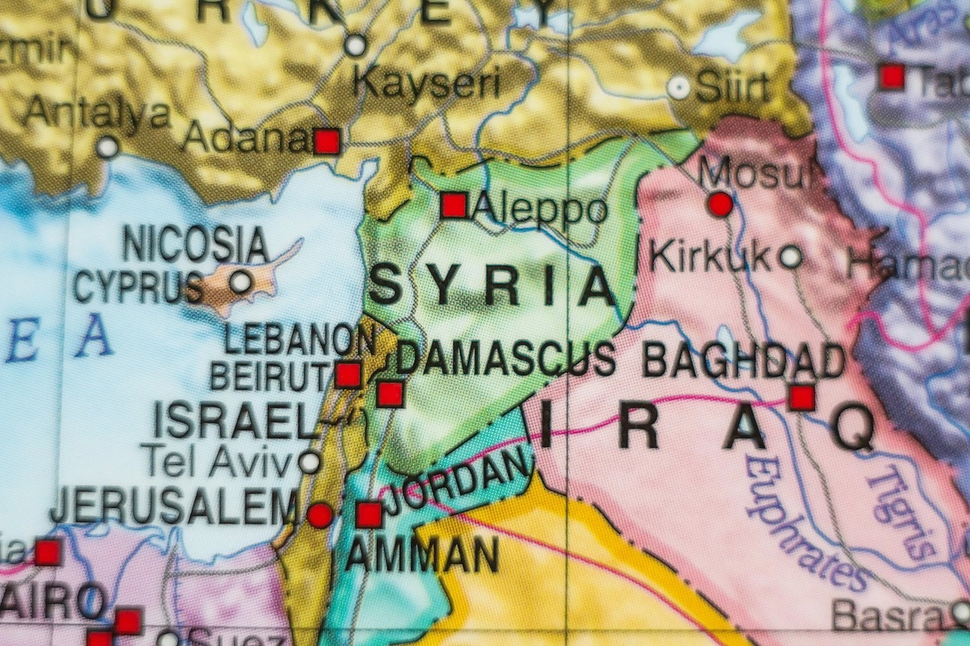 De ce este încetinită reîntoarcerea refugiaţilor sirieni în Siria