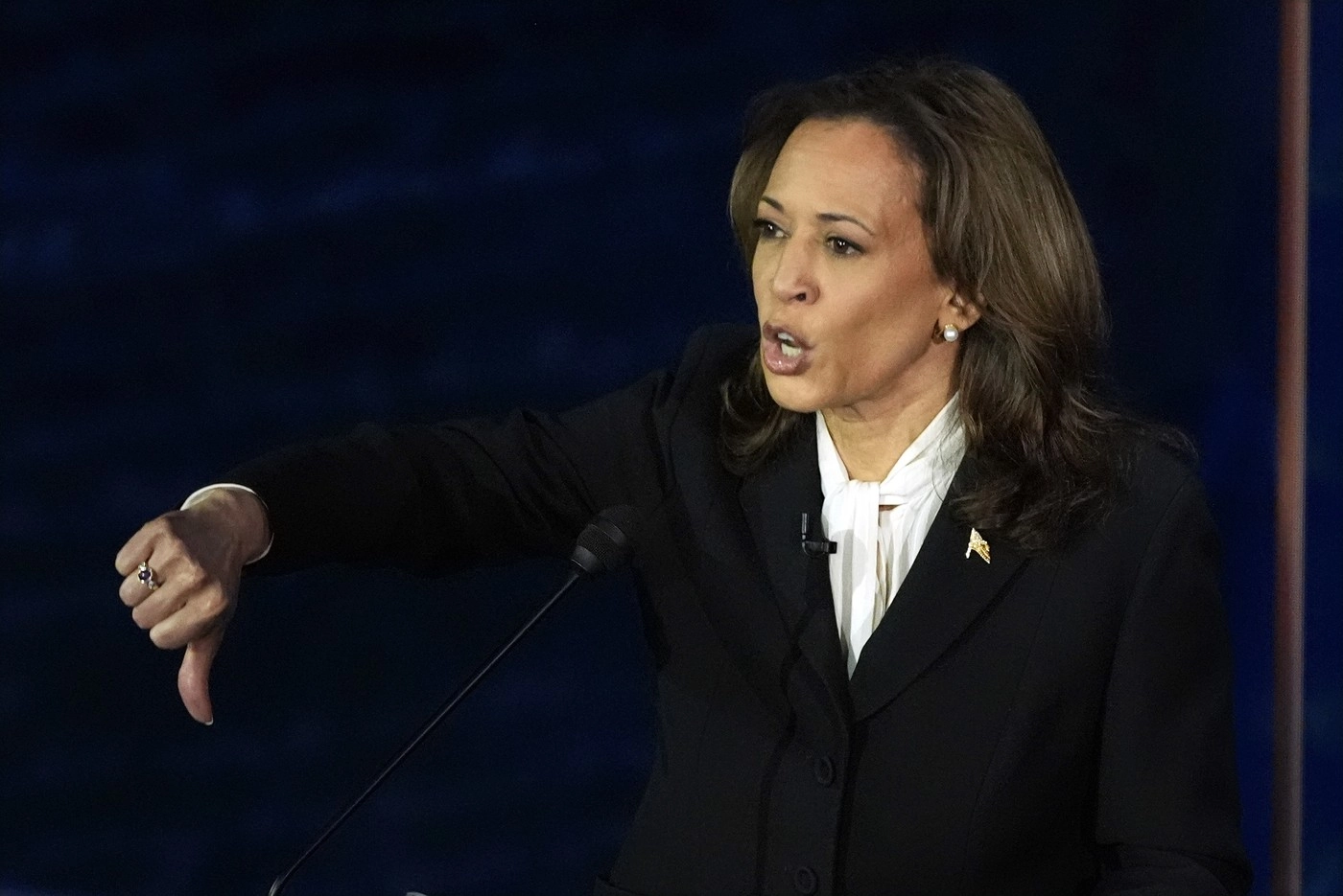 Kamala Harris se opune „schimbării de regim” în Iran: Trump trage SUA „într-un război pe care poporul american nu îl dorește”