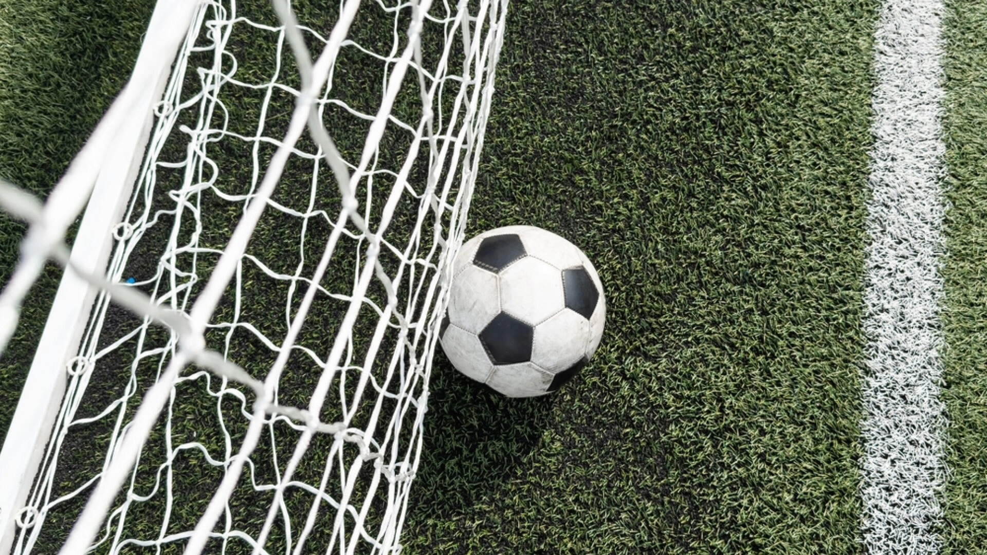 Fanii denunţă relocarea meciurilor din La Liga şi Serie A - Un atac direct asupra esenţei fotbalului