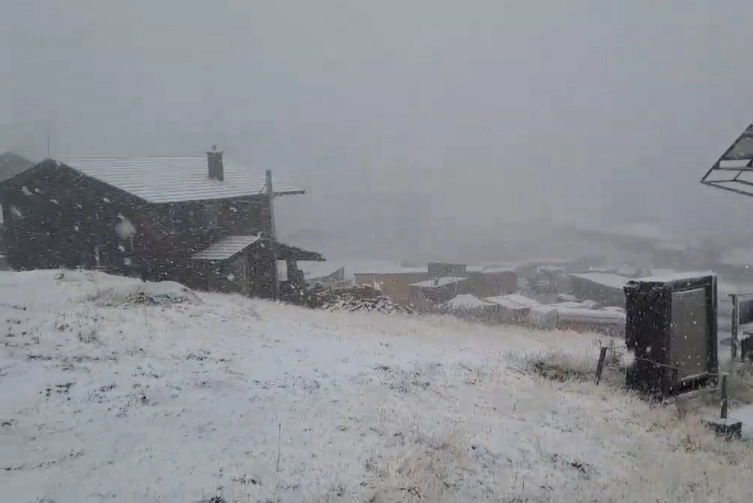 Telecabina spre Bâlea Lac, oprită din cauza vântului puternic