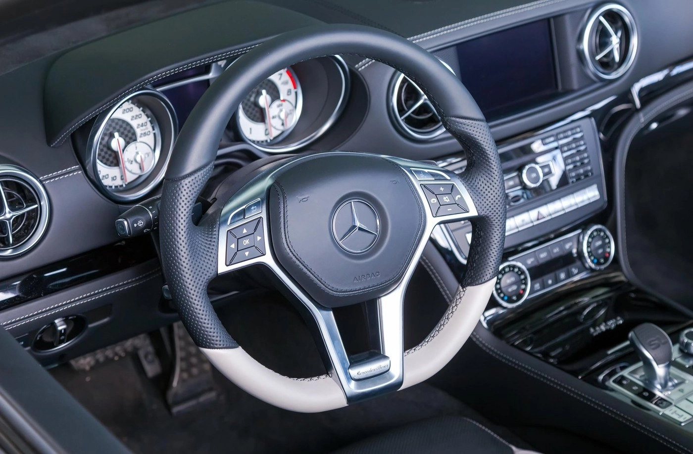 Mercedes-Benz acceptă o înţelegere de 149,6 milioane de dolari cu autorităţile americane, pentru închiderea unei investigaţii privind emisii excesive la motoarele diesel