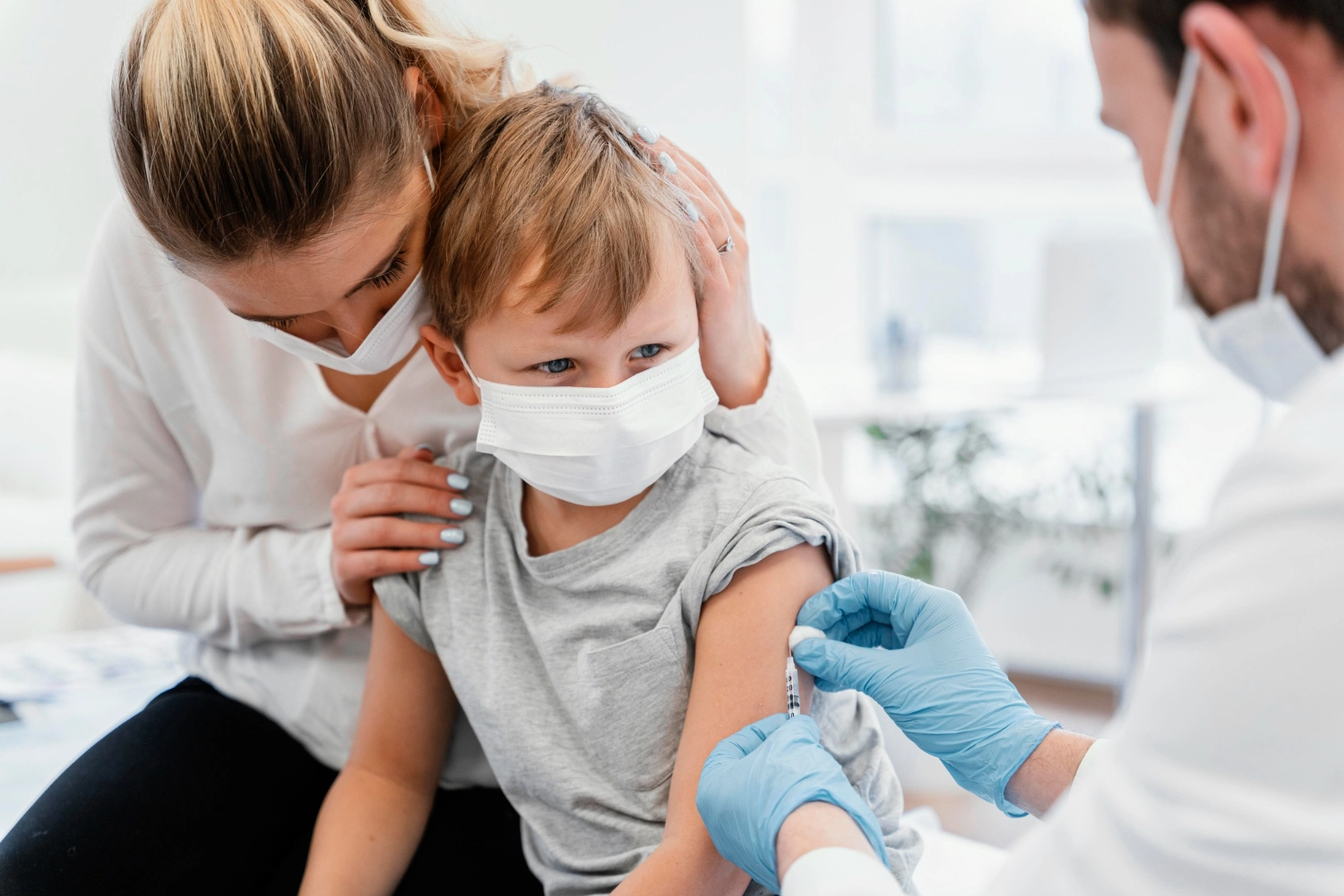 Medicii trag semnalul de alarmă: Tot mai puțini copii sunt vaccinați în primii ani de viață