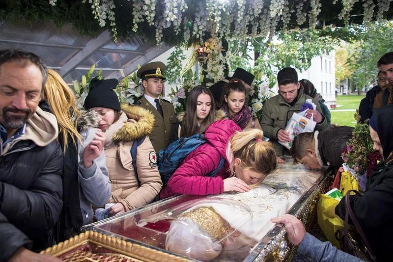 Pelerinaj impresionant la Iași: peste 81.000 de credincioși au venit să se închine la racla Sfintei Parascheva