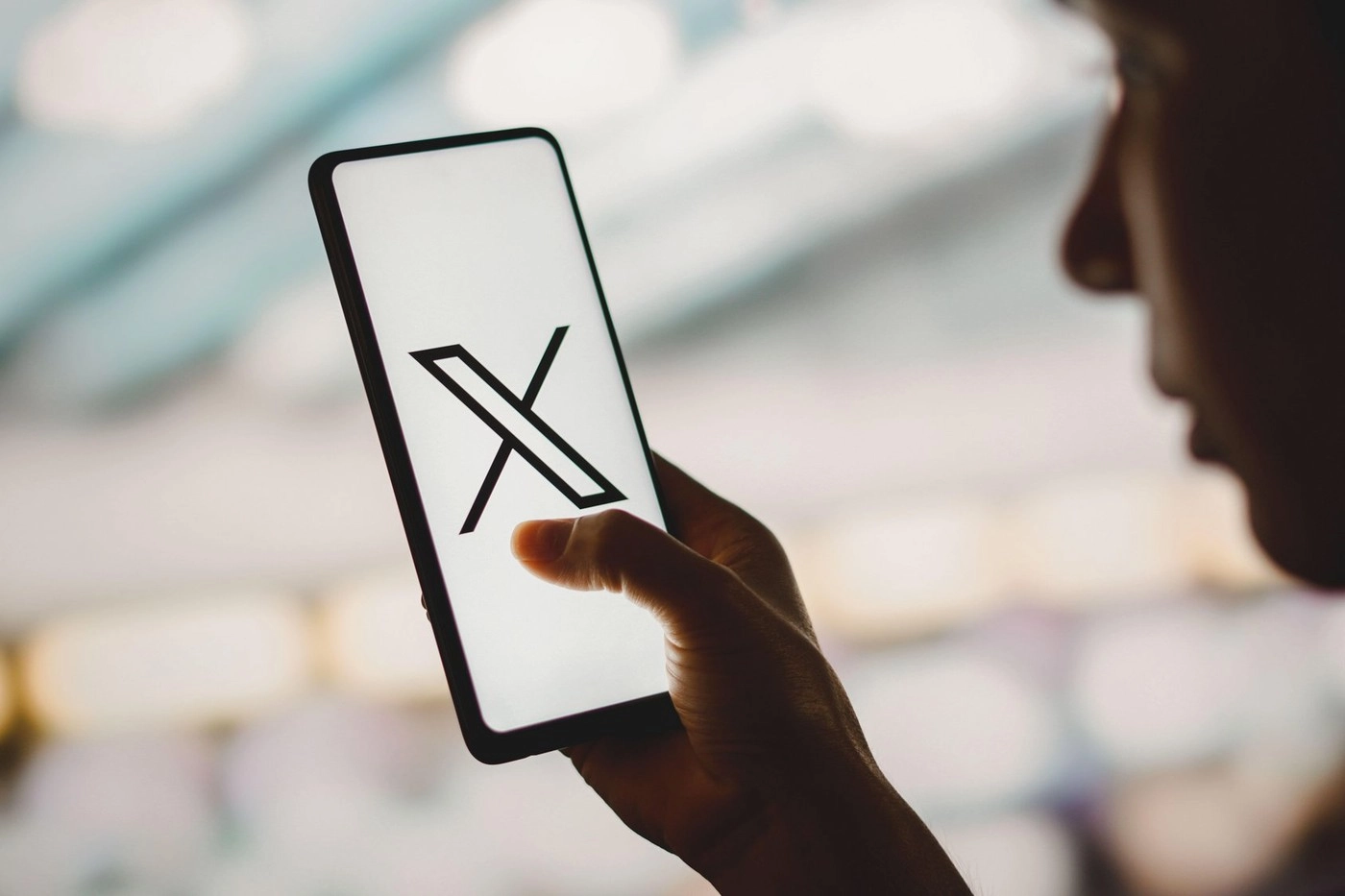 Un oficial american compară ameninţările guvernului britanic faţă de platforma X cu modul în care Rusia lui Vladimir Putin controlează informaţia