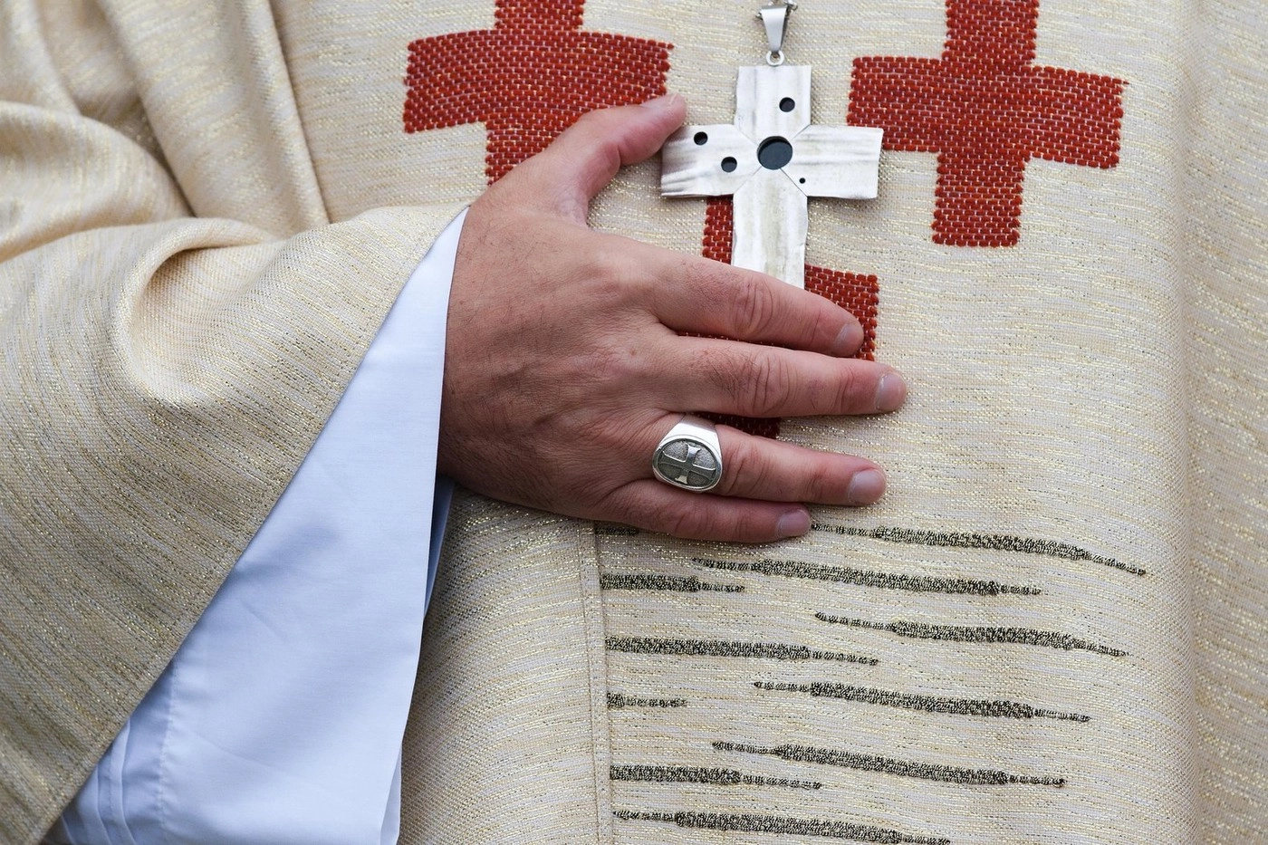 Război între Paris și școlile catolice - Raportul care zguduie sistemul de educație francez