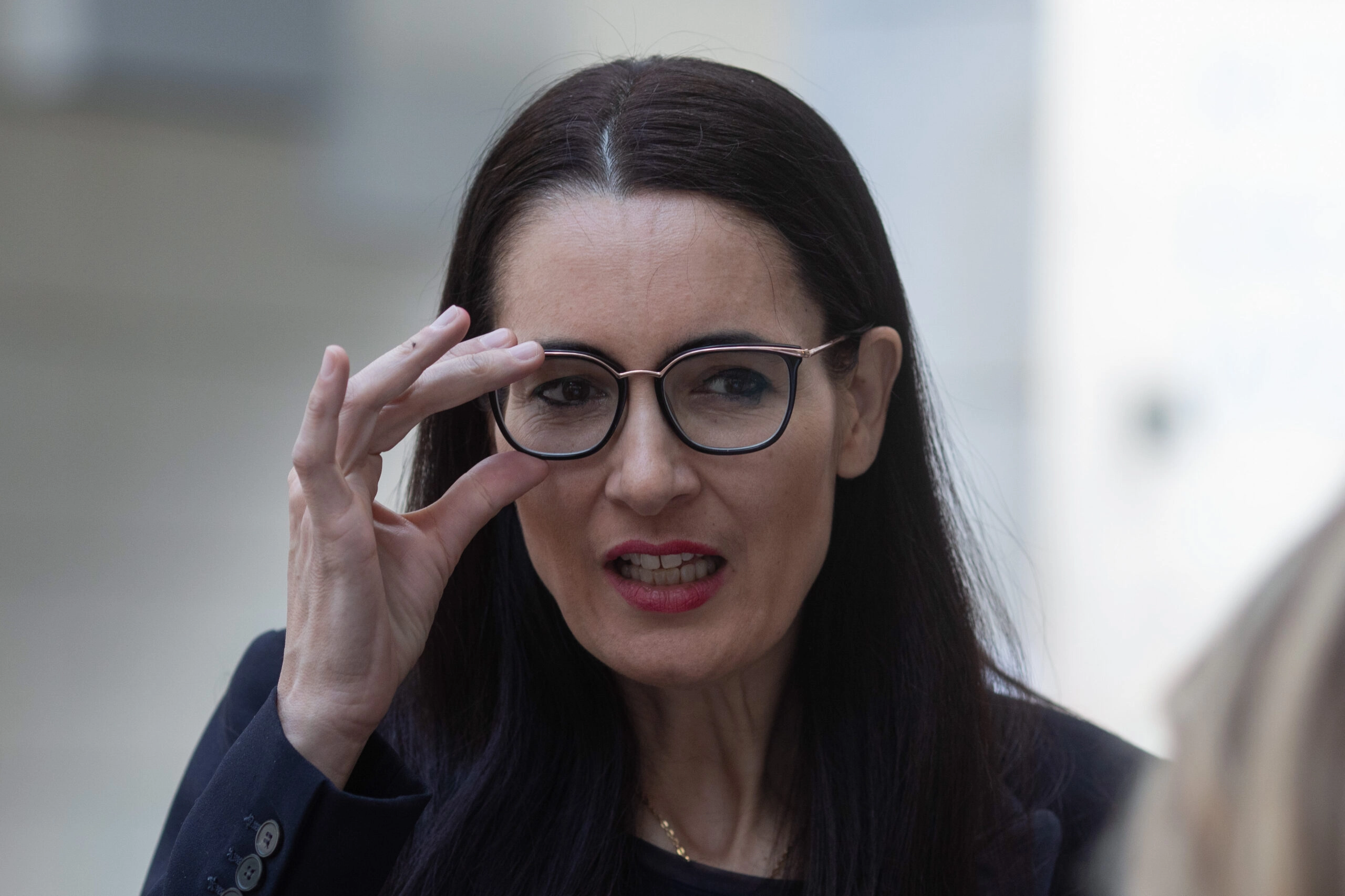 Războiul continuă: Clotilde Armand acuză 'furt cu acte în regulă' la primăria condusă de George Tuță. Plăți către Romprest mai mari decât sumele cerute de operator