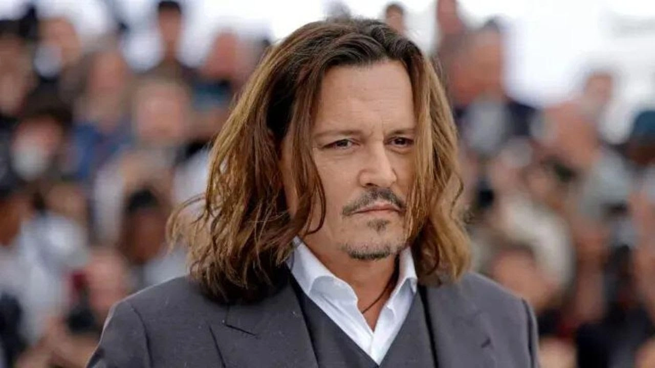 Johnny Depp donează 65.000 de dolari pentru reconstrucția unei școli de muzică afectate de inundațiile din Spania