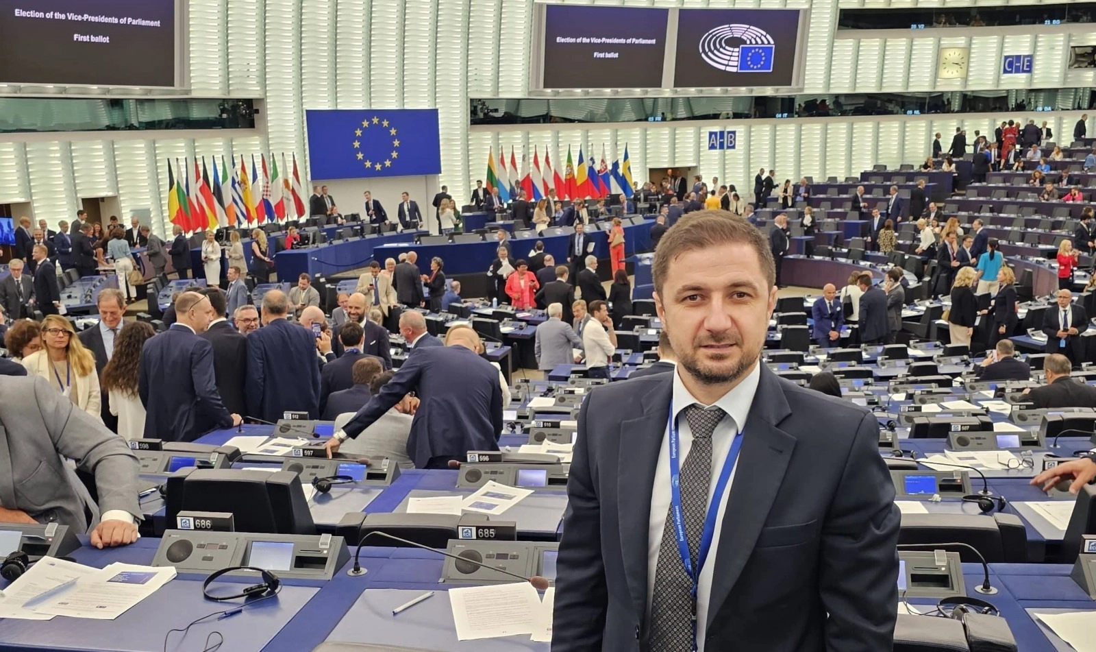 Axinia (ECR): Asta ne mai lipsea, să-și facă Ursula von der Leyen serviciu secret