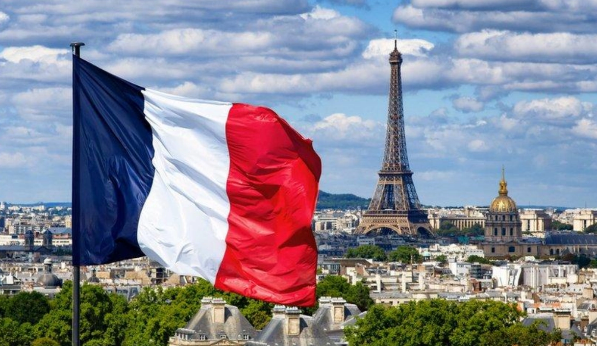 Dependența francezilor de rețele sociale ar putea afecta economia Franței