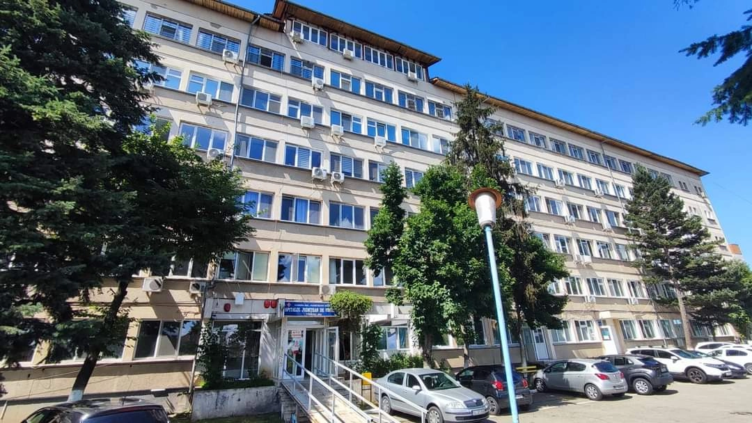 Spitalul din Târgu-Jiu, amendat cu 30.000 de lei după moartea unui pacient în ambulanță