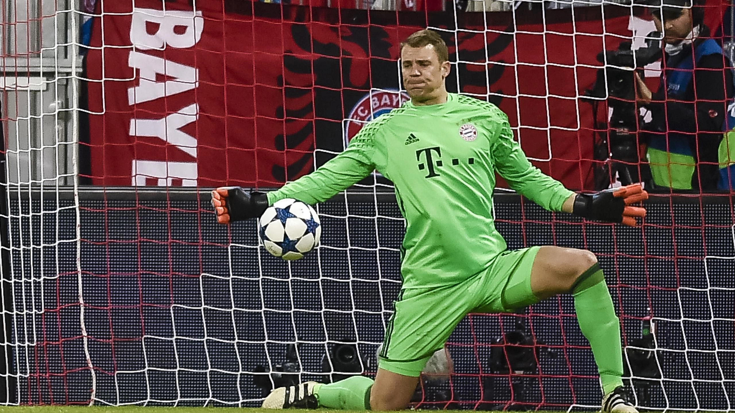 Portarul legendă al lui Bayern, Manuel Neuer, s-a accidentat şi va lipsi pentru o durată nedeterminată de timp