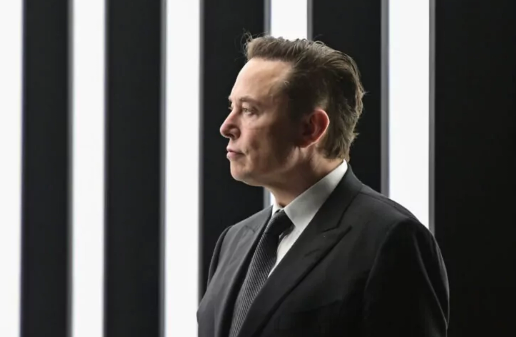 Elon Musk susține că roboții vor prelua controlul mai repede decât credem: 'Toate locurile de muncă vor fi înlocuite de AI și roboți' - E nevoie de un 'venit universal ridicat'